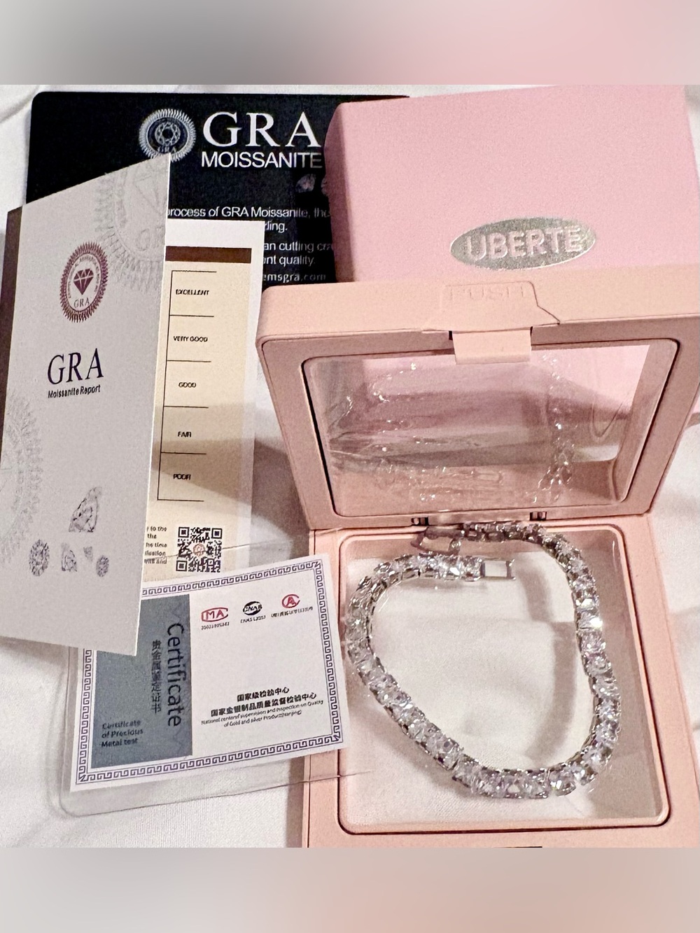 A elegant Womens Moissanite Tennis Bracelet . GRA Card & Gift Box - Picture 3 of 7